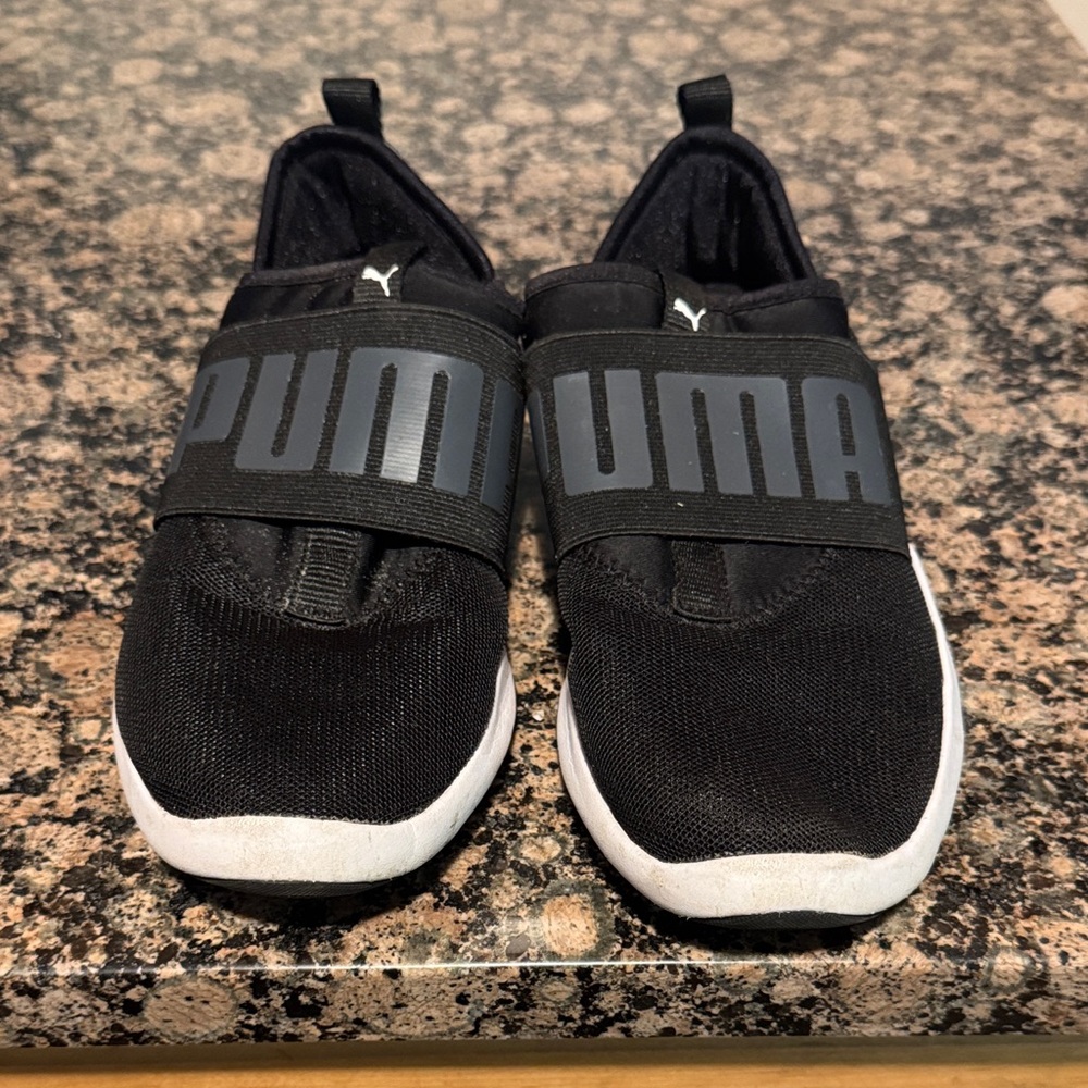 PUMA Women’s Black and Gray Slip-On Sneakers